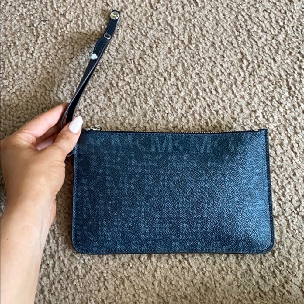 Michael Kors wristlet